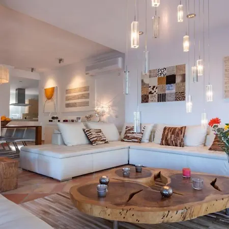 Maison De Luxueuse